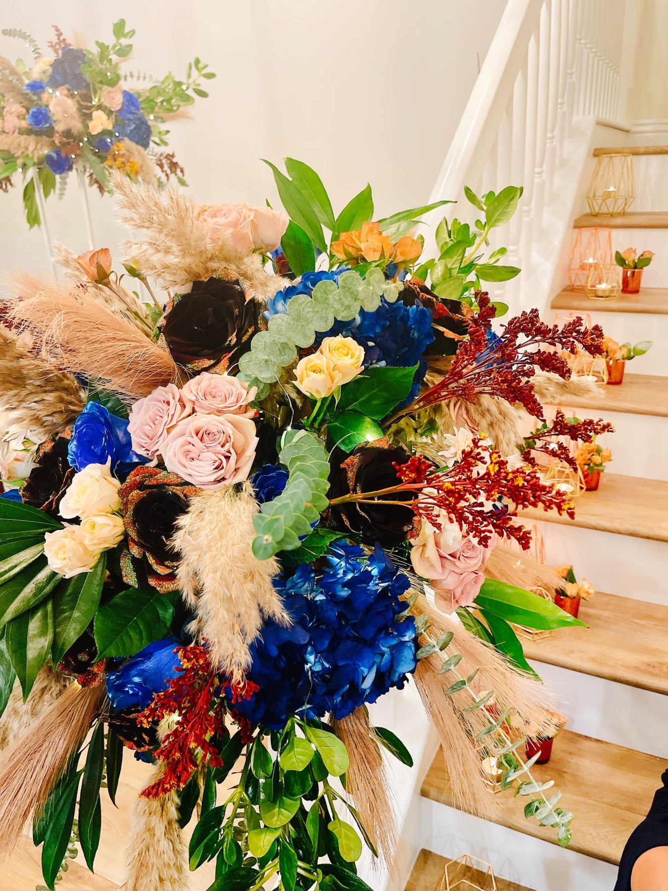 Hydrangea and pampas staircase installation